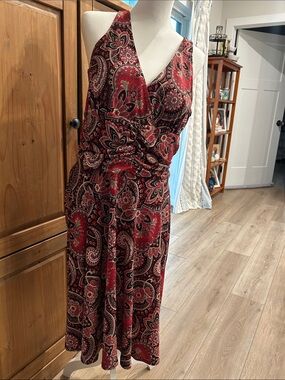 Red Paisley Midi Dress with V-Neck and Gathered Waist Detail